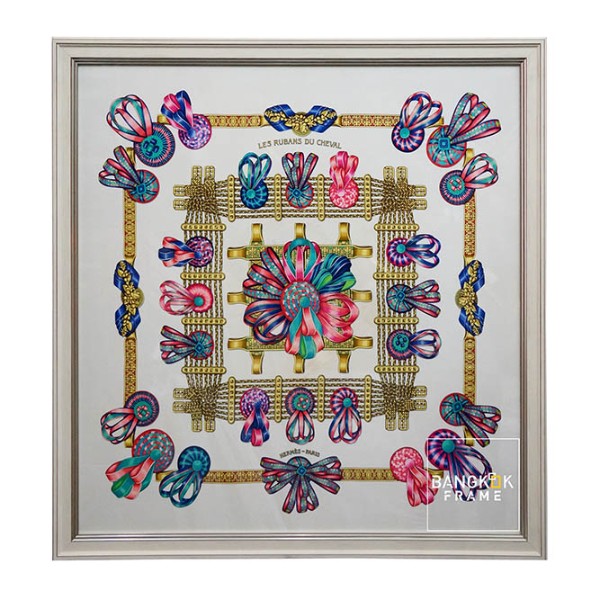 กรอบรูปโชว์ผ้าพันคอ Hermes